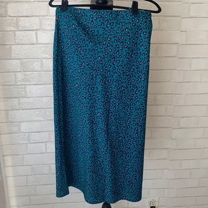 Longer leopard midi skirt